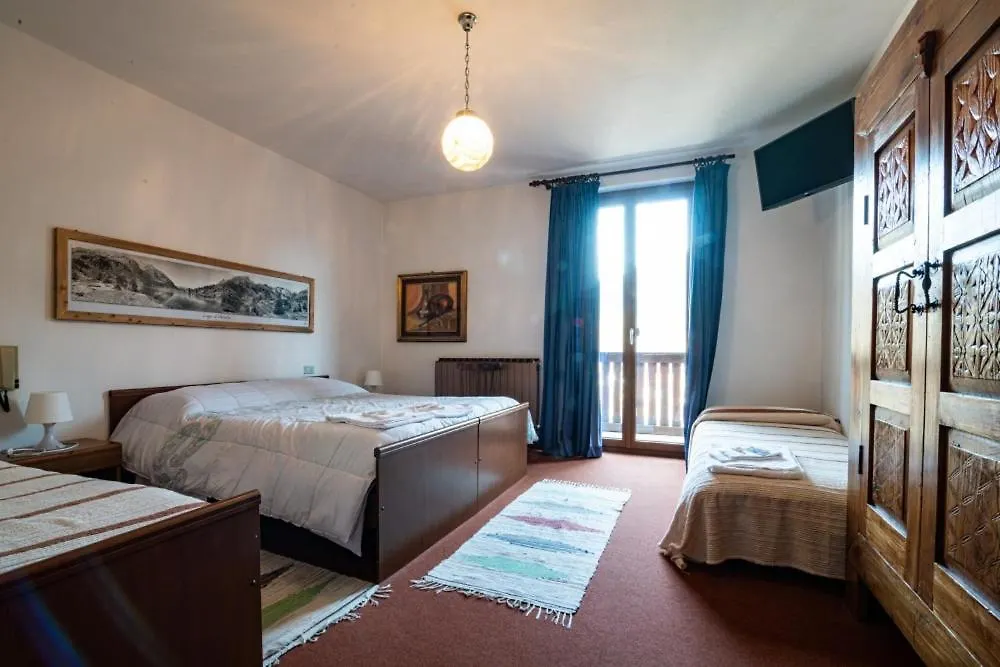 Quai Hotel Monno