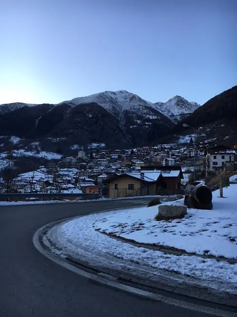 Hotel Quai Monno 2*,  Italia
