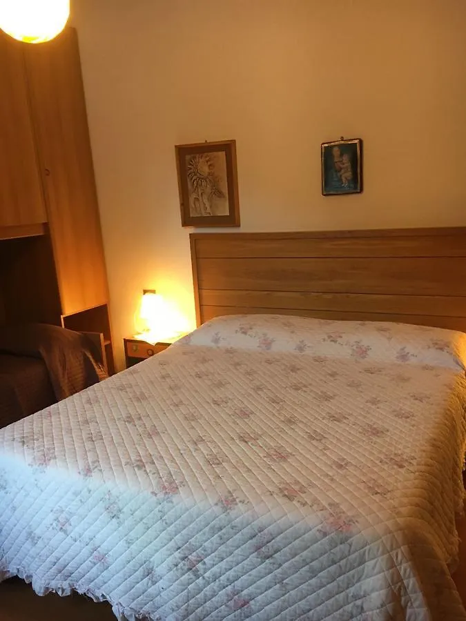 Quai Hotel Monno